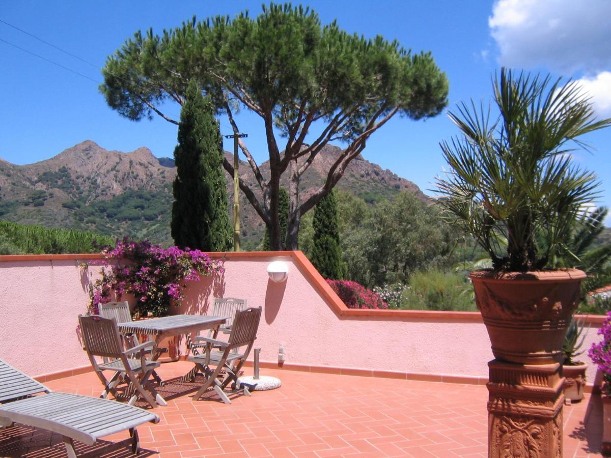 Studio-Appartment In Landhaus Mit Meerblick Porto Azzurro Buitenkant foto