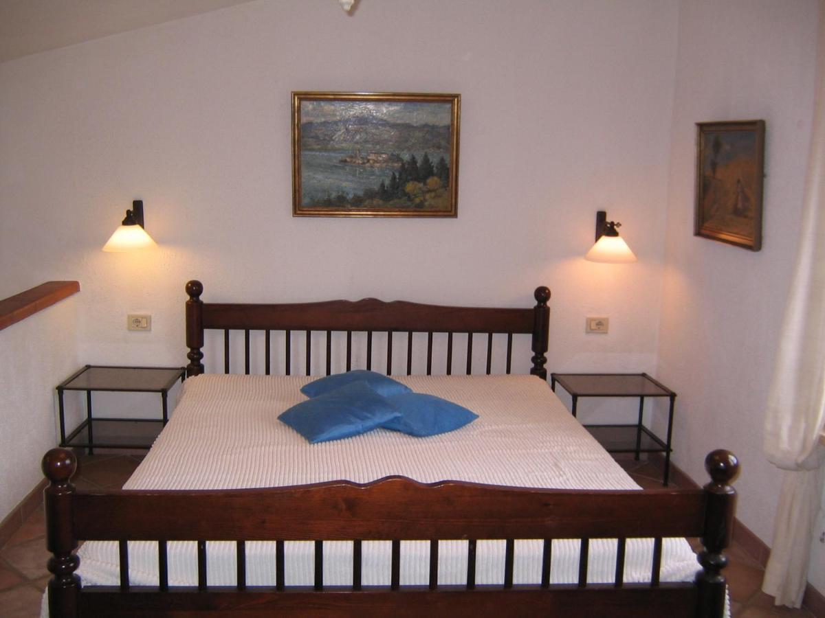 Studio-Appartment In Landhaus Mit Meerblick Porto Azzurro Buitenkant foto