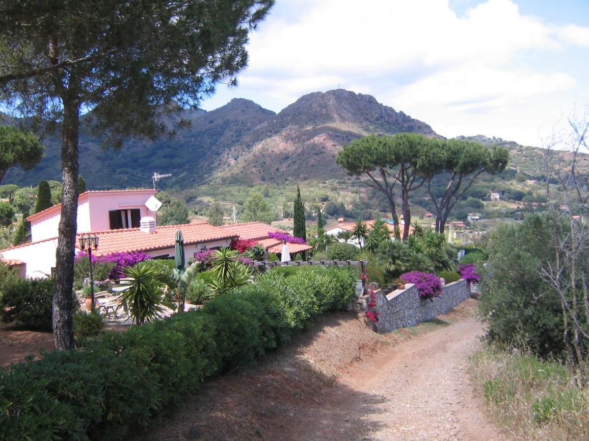 Studio-Appartment In Landhaus Mit Meerblick Porto Azzurro Buitenkant foto