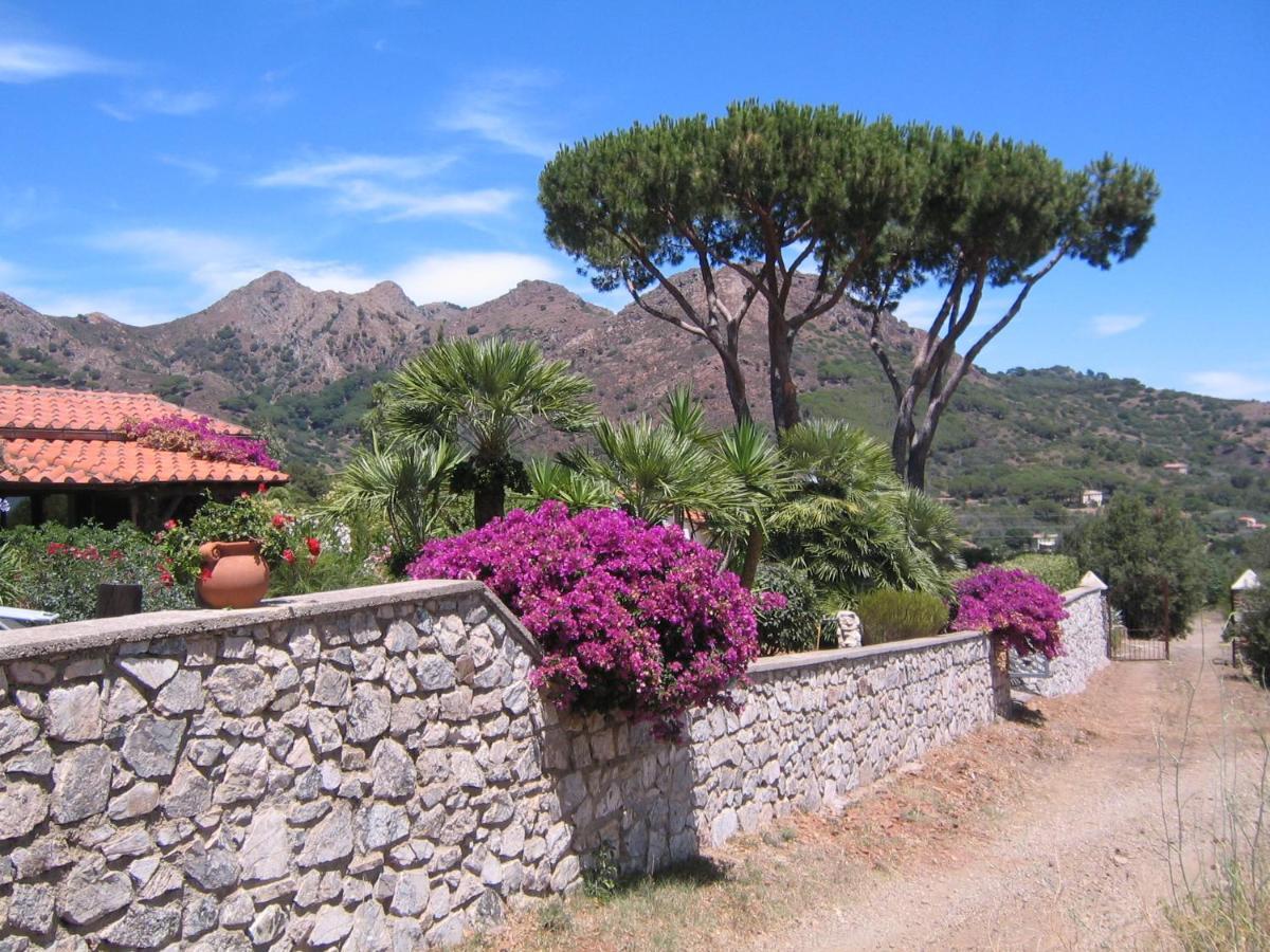 Studio-Appartment In Landhaus Mit Meerblick Porto Azzurro Buitenkant foto