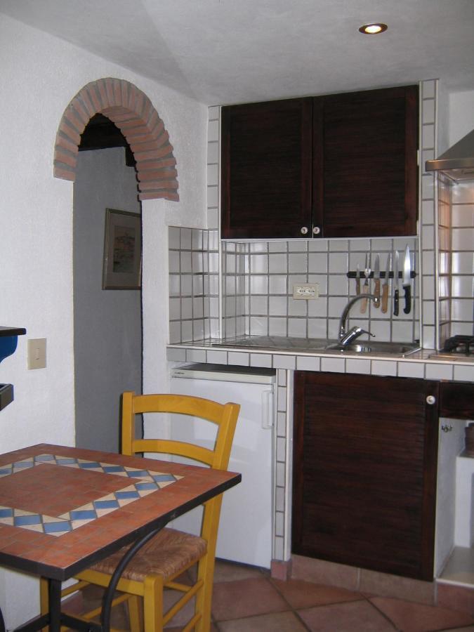 Studio-Appartment In Landhaus Mit Meerblick Porto Azzurro Buitenkant foto