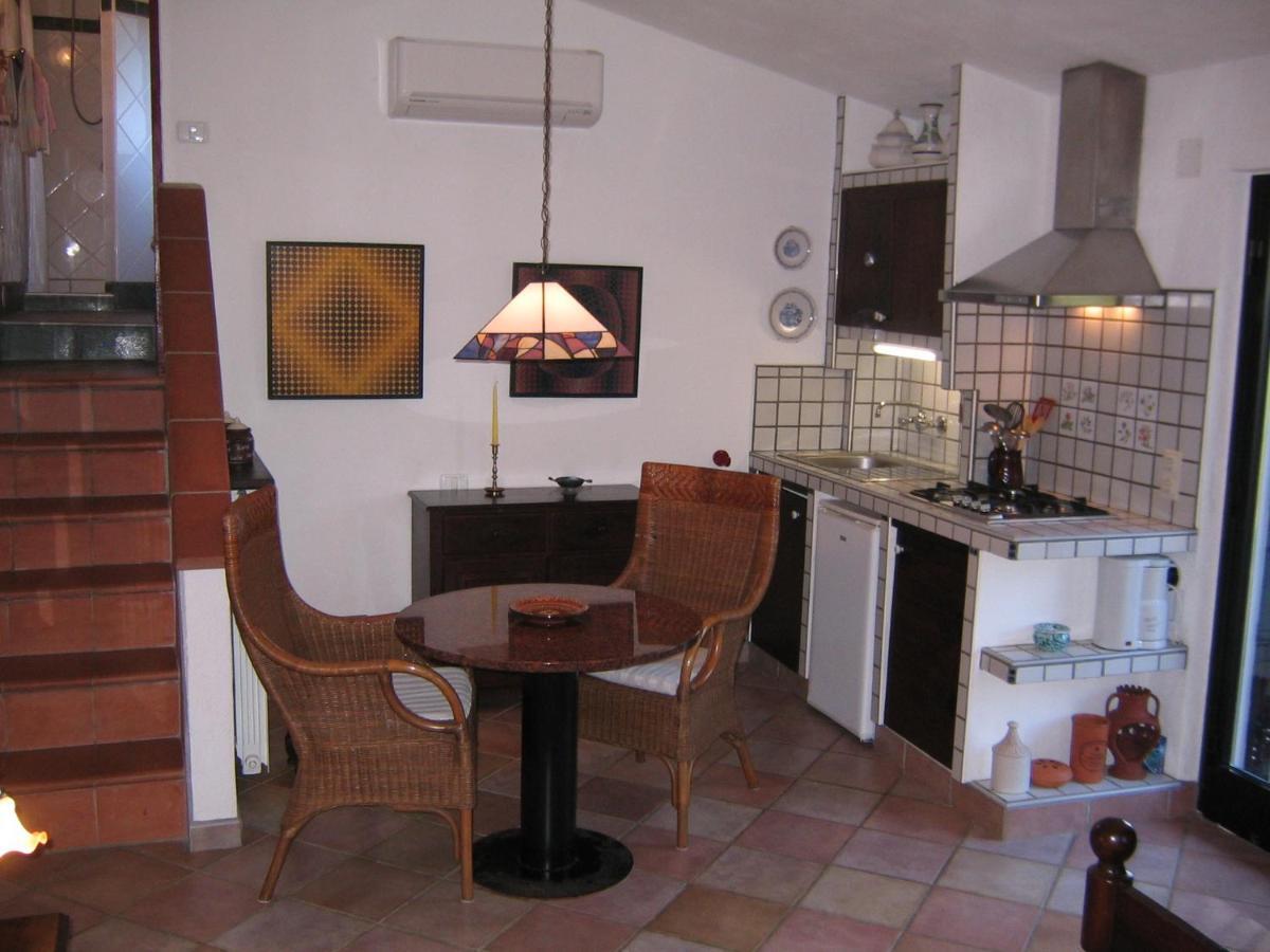 Studio-Appartment In Landhaus Mit Meerblick Porto Azzurro Buitenkant foto