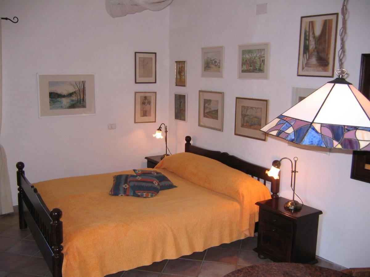Studio-Appartment In Landhaus Mit Meerblick Porto Azzurro Buitenkant foto